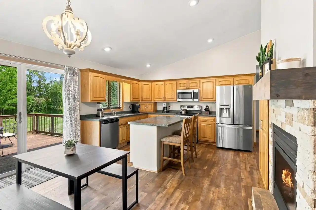 5th image of 1075 Kim Lane Lane, Little Suamico, WI 54141 | MLS# 50330762
