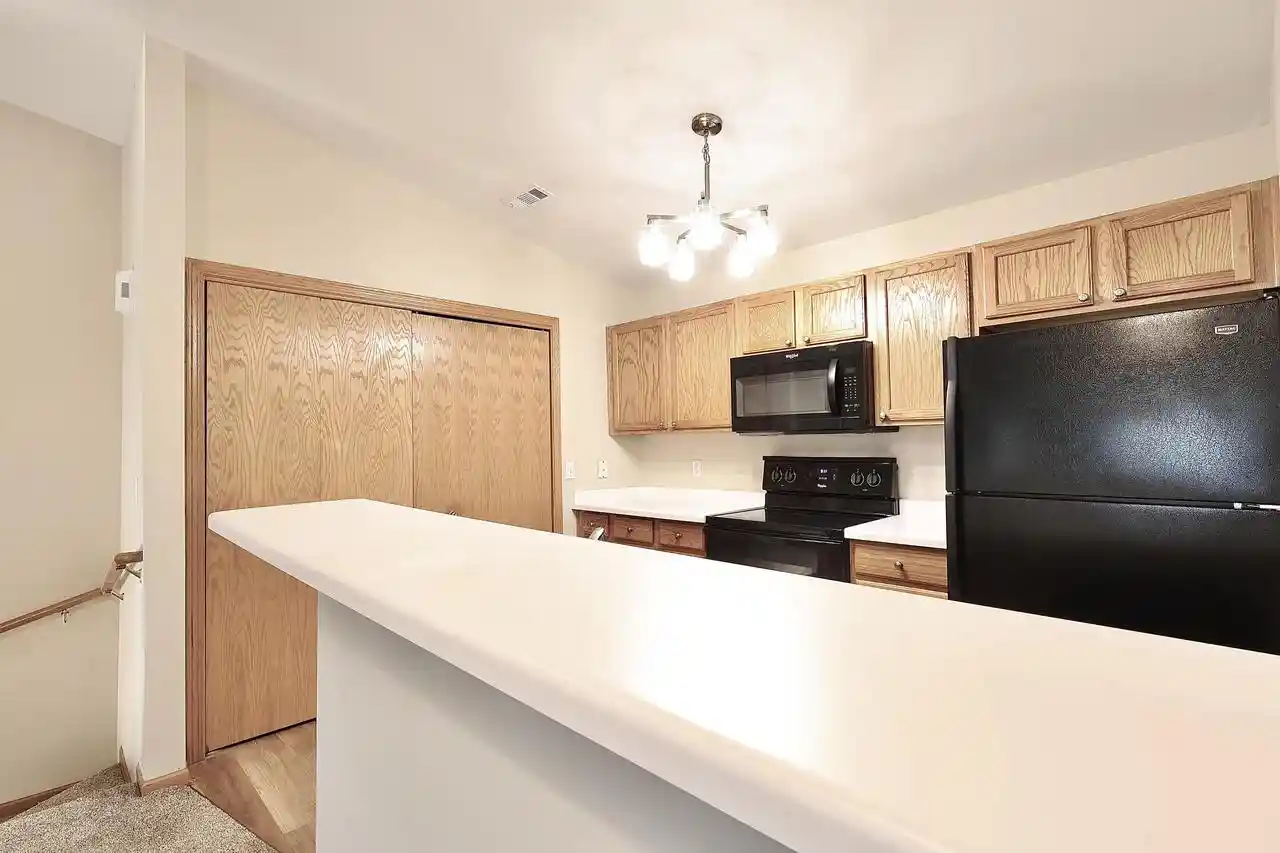 2nd image of 2520 11th Pl Pl, Kenosha, WI 53140