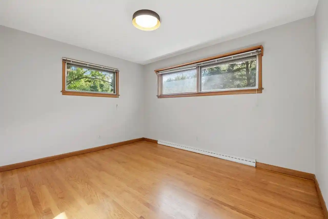 Photo 4 of Single family home for sale at 402 E Dean Ave, Madison, WI 53716 | MLS# 2030176 | Listing updated on 2026-09-30