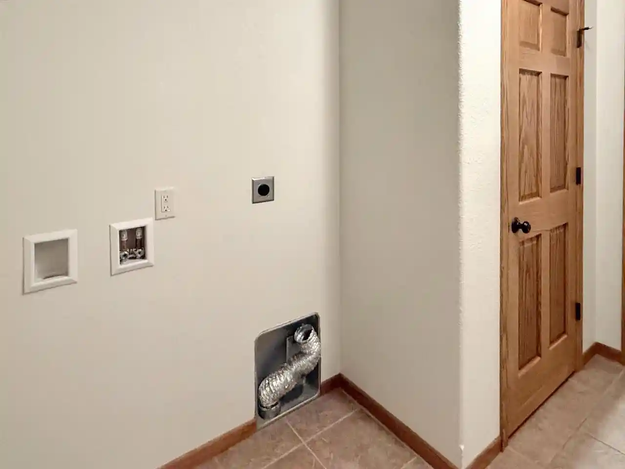 Photo 3 of Single family home for sale at 850 Wedgewood Dr Dr, Kronenwetter, WI 54455 | MLS# 22603854 | Listing updated on 2026-09-10