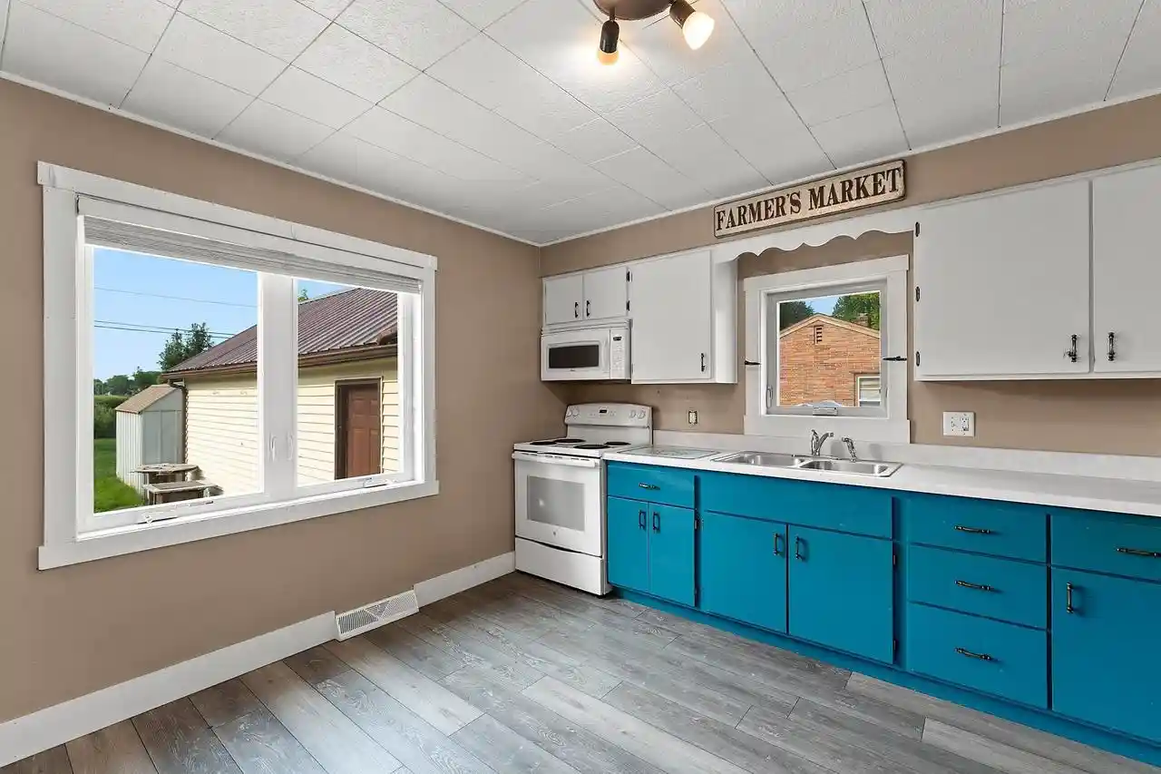 4th image of 1012 Center Street Street, Kewaunee, WI 54216 | MLS# 50330772