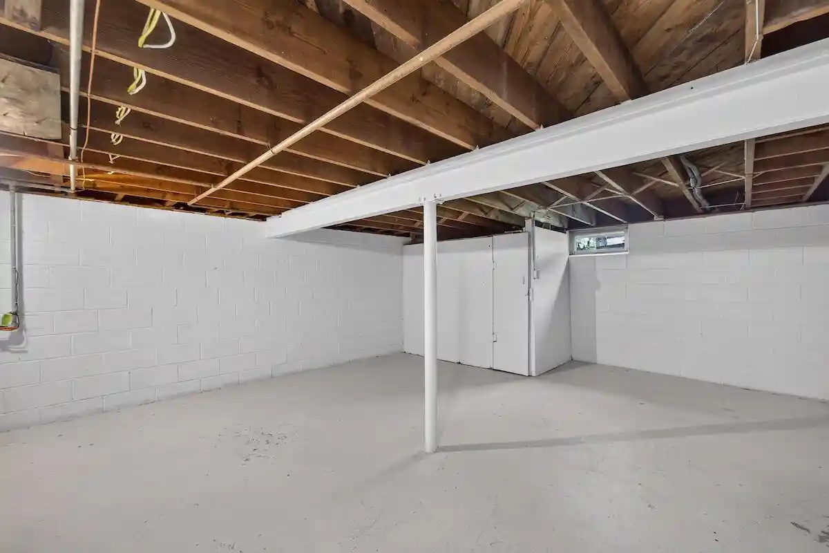 Photo 4 of Sale Pending at 4310 S Iowa Avenue Avenue, Saint Francis, WI 53235 | MLS# 1975632 | Listing updated on 2026-09-14