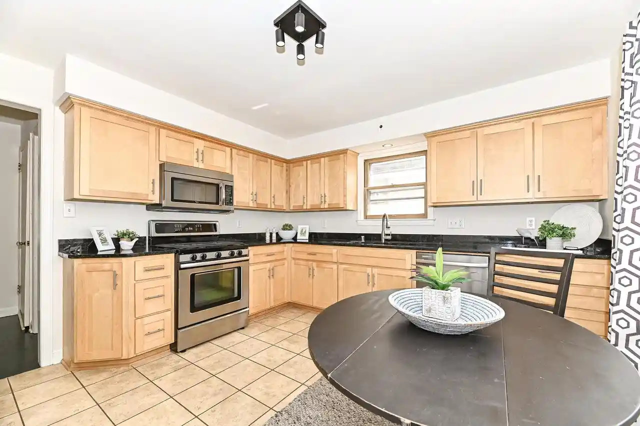 4th image of 1009 W Morgan Avenue Avenue, Milwaukee, WI 53221 | MLS# 1975637