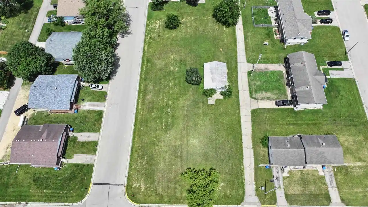 2nd image of 111 Valley Dr Dr, Mount Horeb, WI 53572 | MLS# 2030184