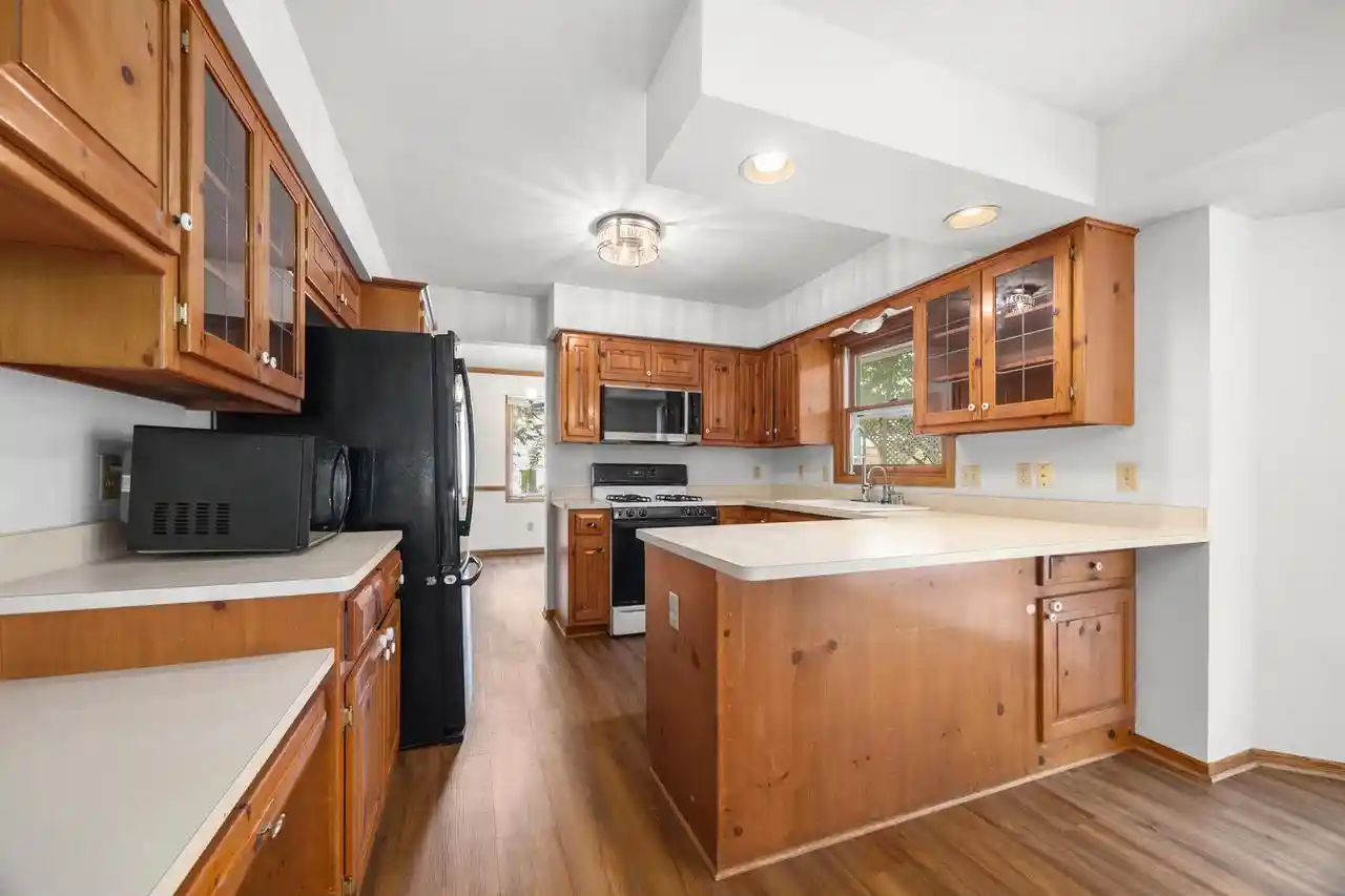 35th image of 21840 Doneswood Dr Dr, Waukesha, WI 53186 | MLS# 1975641