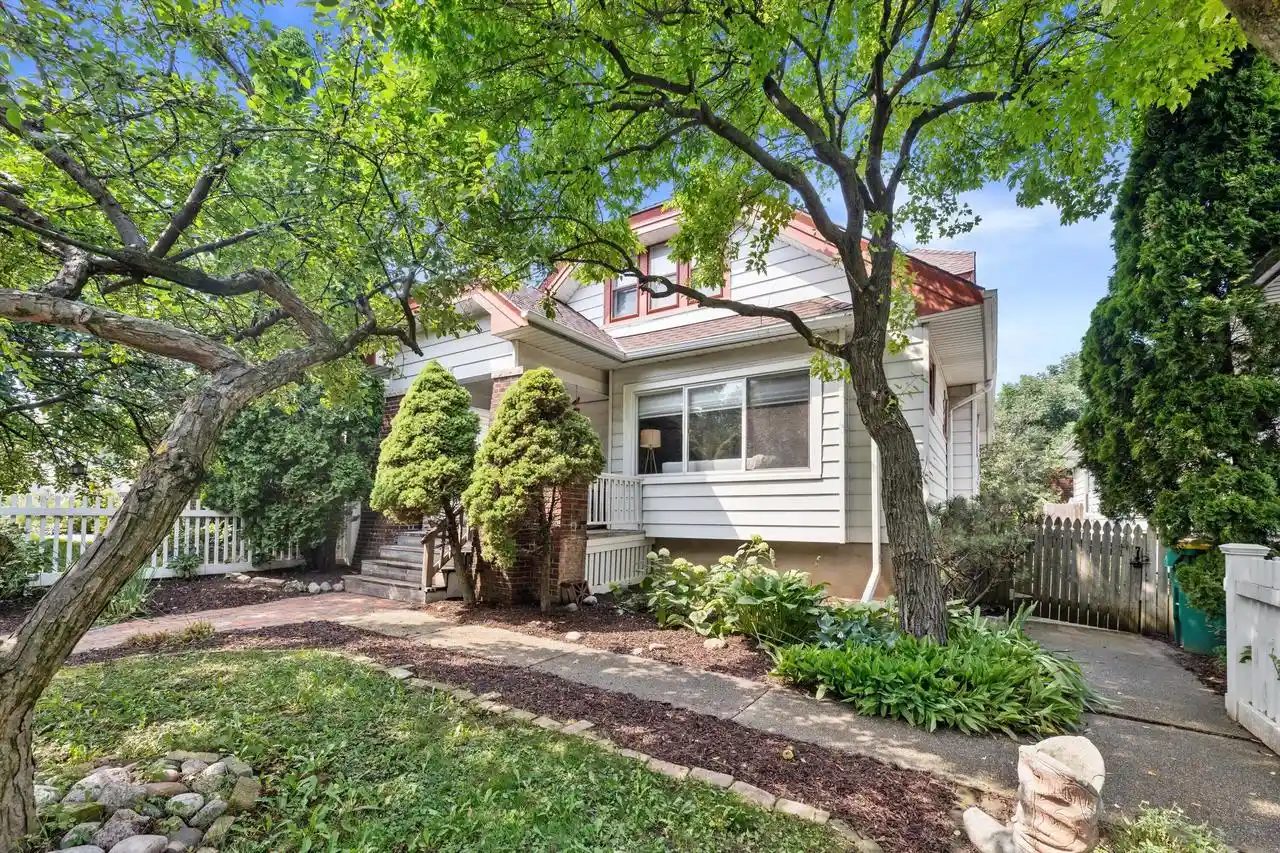 Photo 1 of Single family home for sale at 1816 E Beverly Road Road, Milwaukee, WI 53211 | MLS# 1975645 | Listing updated on 2026-09-12