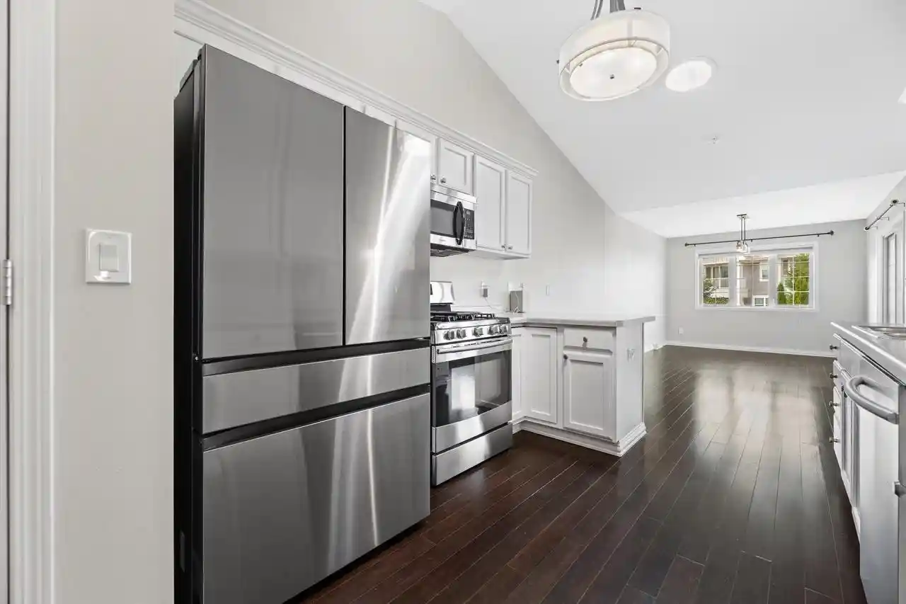 2nd image of 8407 S Cortland Dr Dr, Oak Creek, WI 53154 | MLS# 1975644