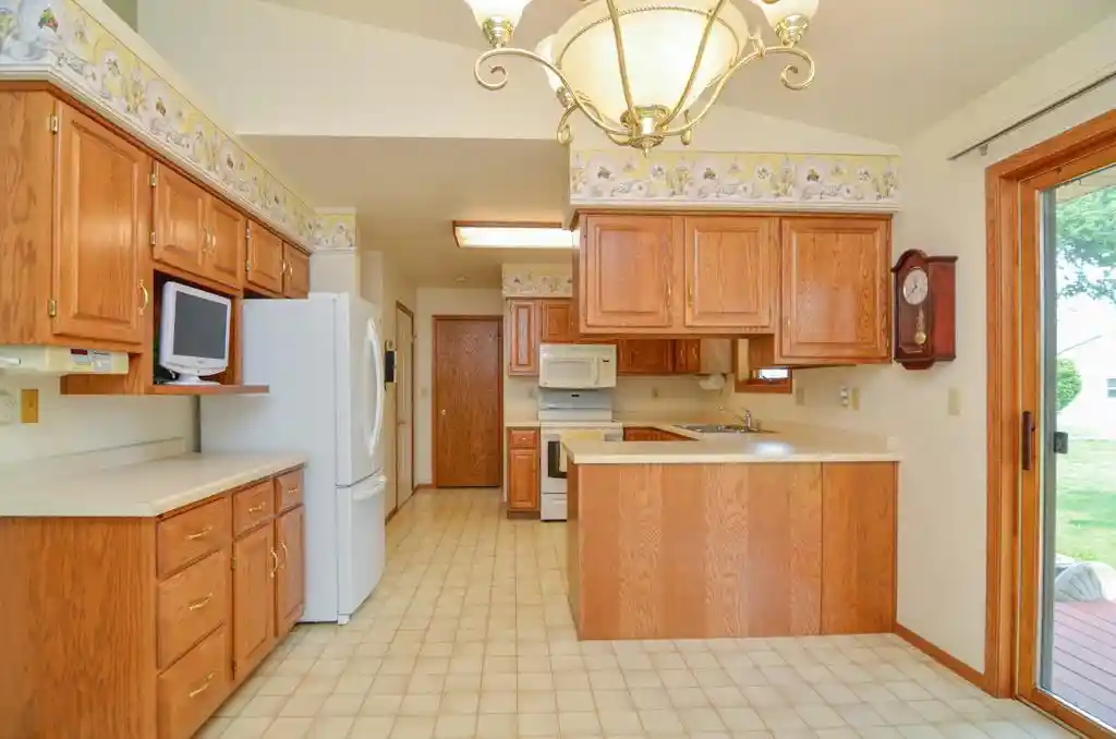 Photo 3 of Single family home for sale at 1518 Commanche Dr Dr, Green Bay, WI 54313 | MLS# 50330775 | Listing updated on 2026-08-13