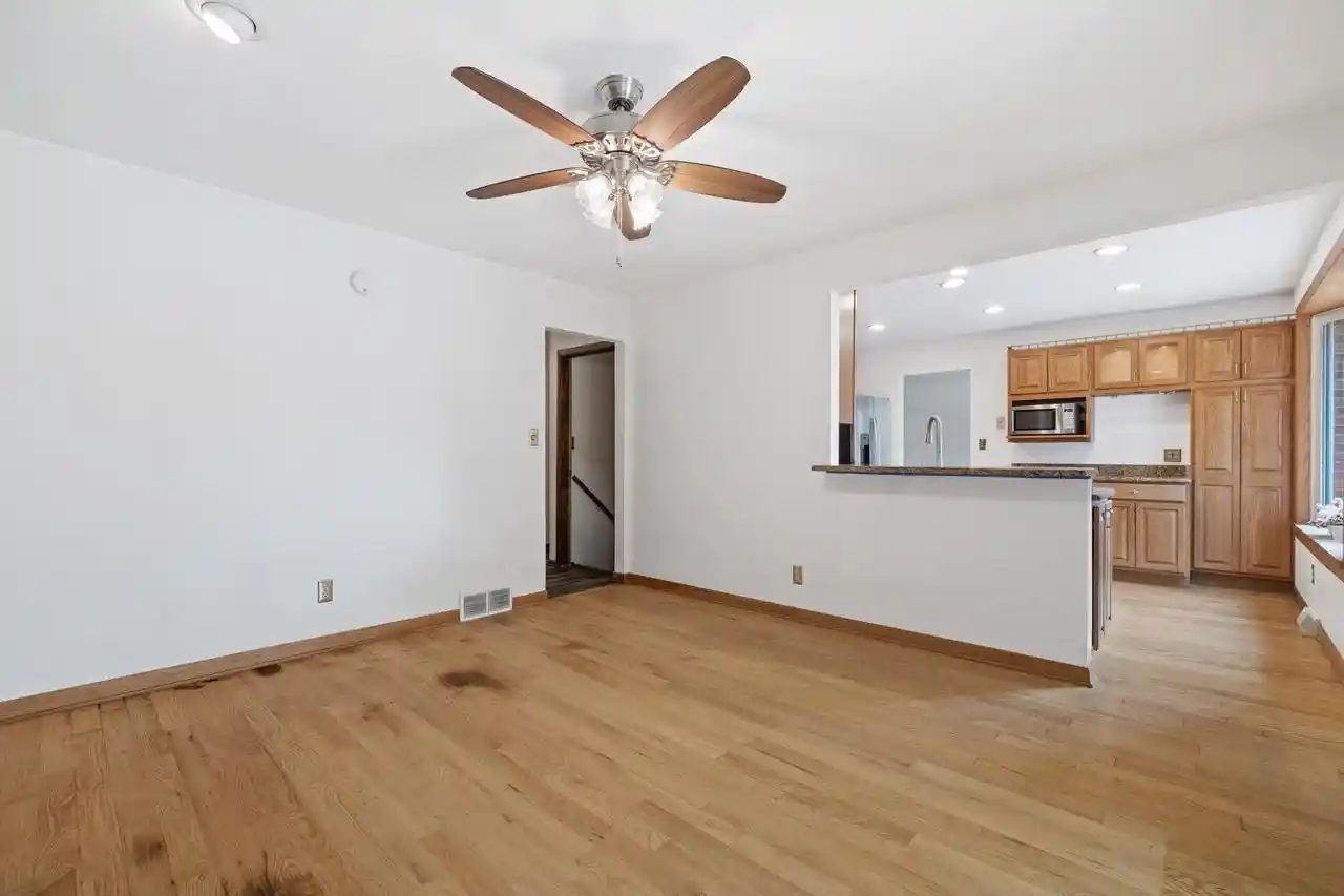 Photo 3 of Single family home for sale at 3325 14th Pl Pl, Kenosha, WI 53144 | MLS# 1975650 | Listing updated on 2026-08-30