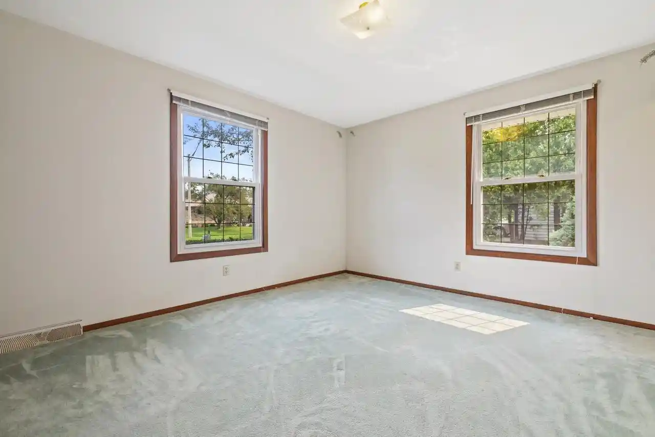 Photo 4 of Single family home for sale at 3325 14Th Pl Pl, Kenosha, WI 53144 | MLS# 1975650 | Listing updated on 2026-08-30