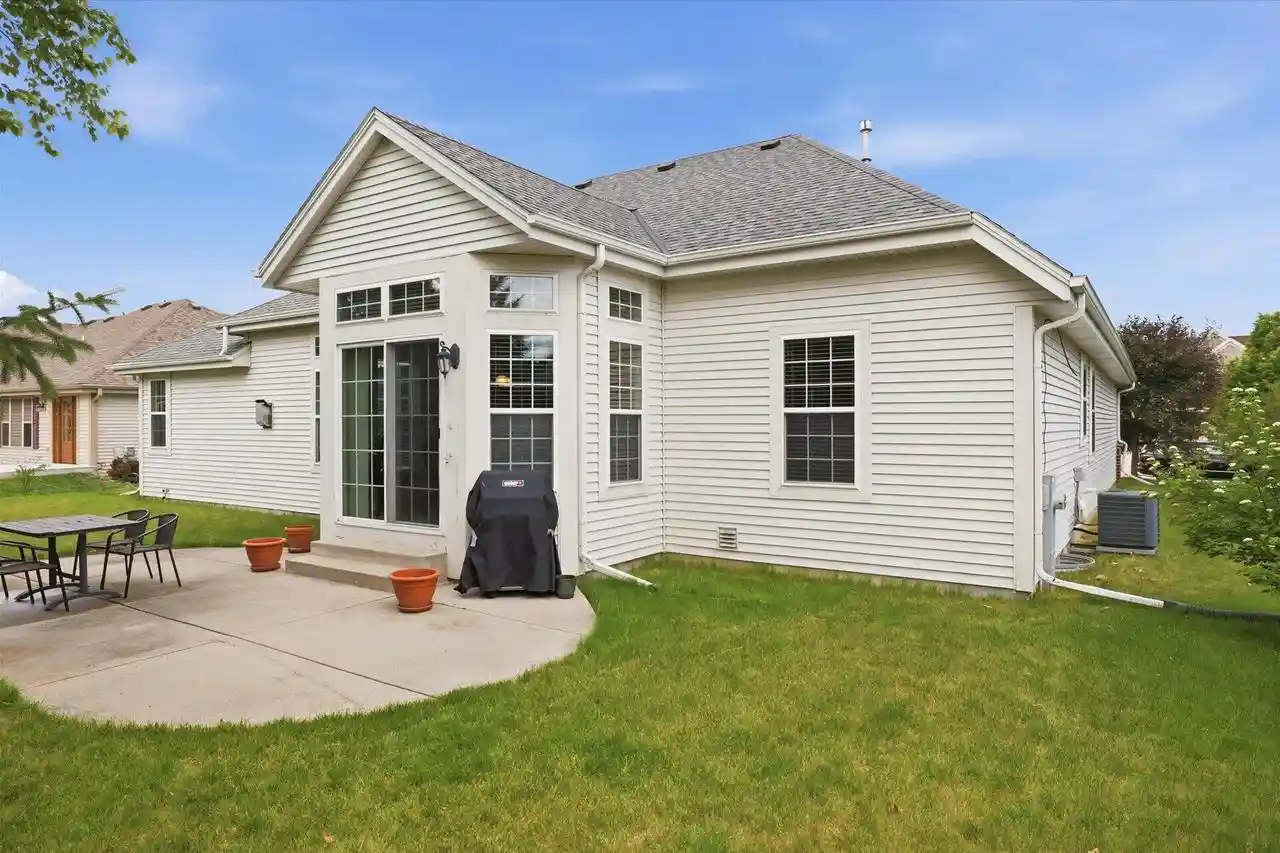 5th image of N173W20011 Creekside Dr Dr, Jackson, WI 53037 | MLS# 1975653