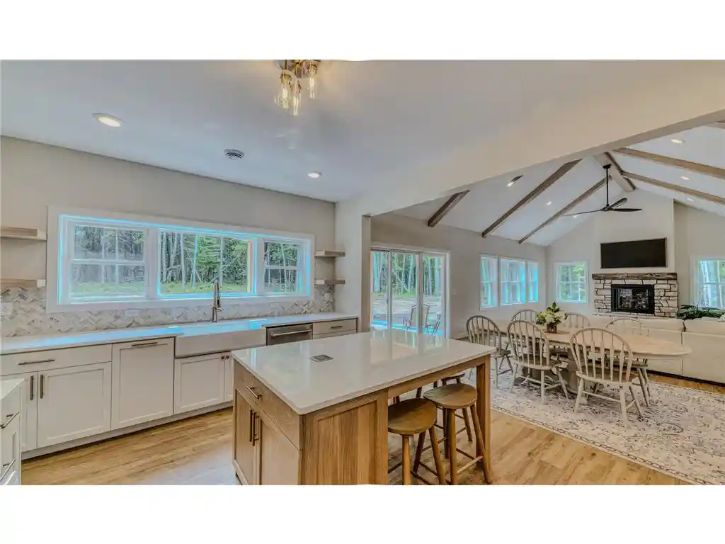 2nd image of 6514 S Leggate Road Road, Superior, WI 54880 | MLS# 7125311