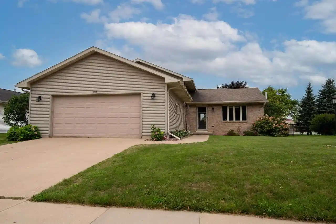 1st image of 1795 Woodstock Street Street, Oshkosh, WI 54904 | MLS# 50330791