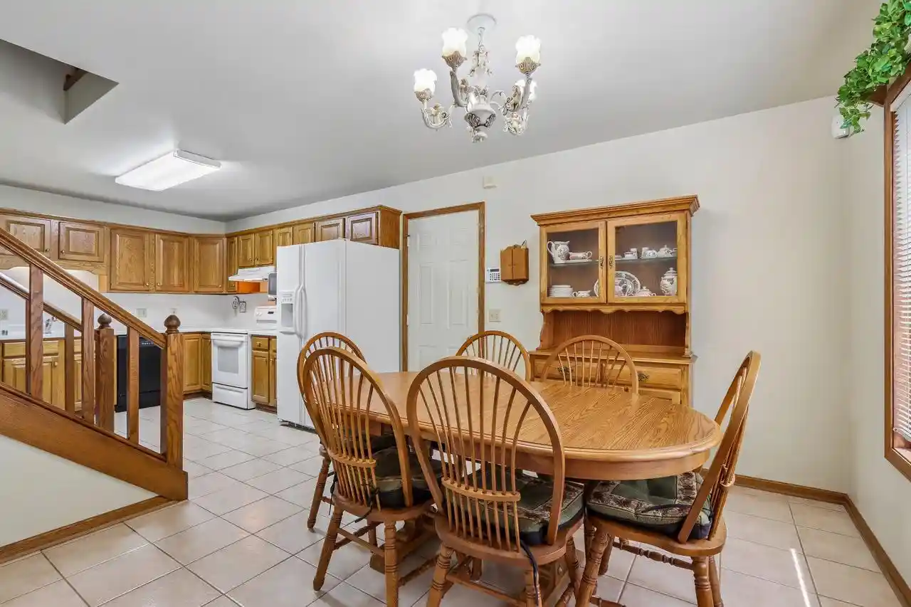 4th image of 432 Jennifer Avenue Avenue, Burlington, WI 53105 | MLS# 1975660