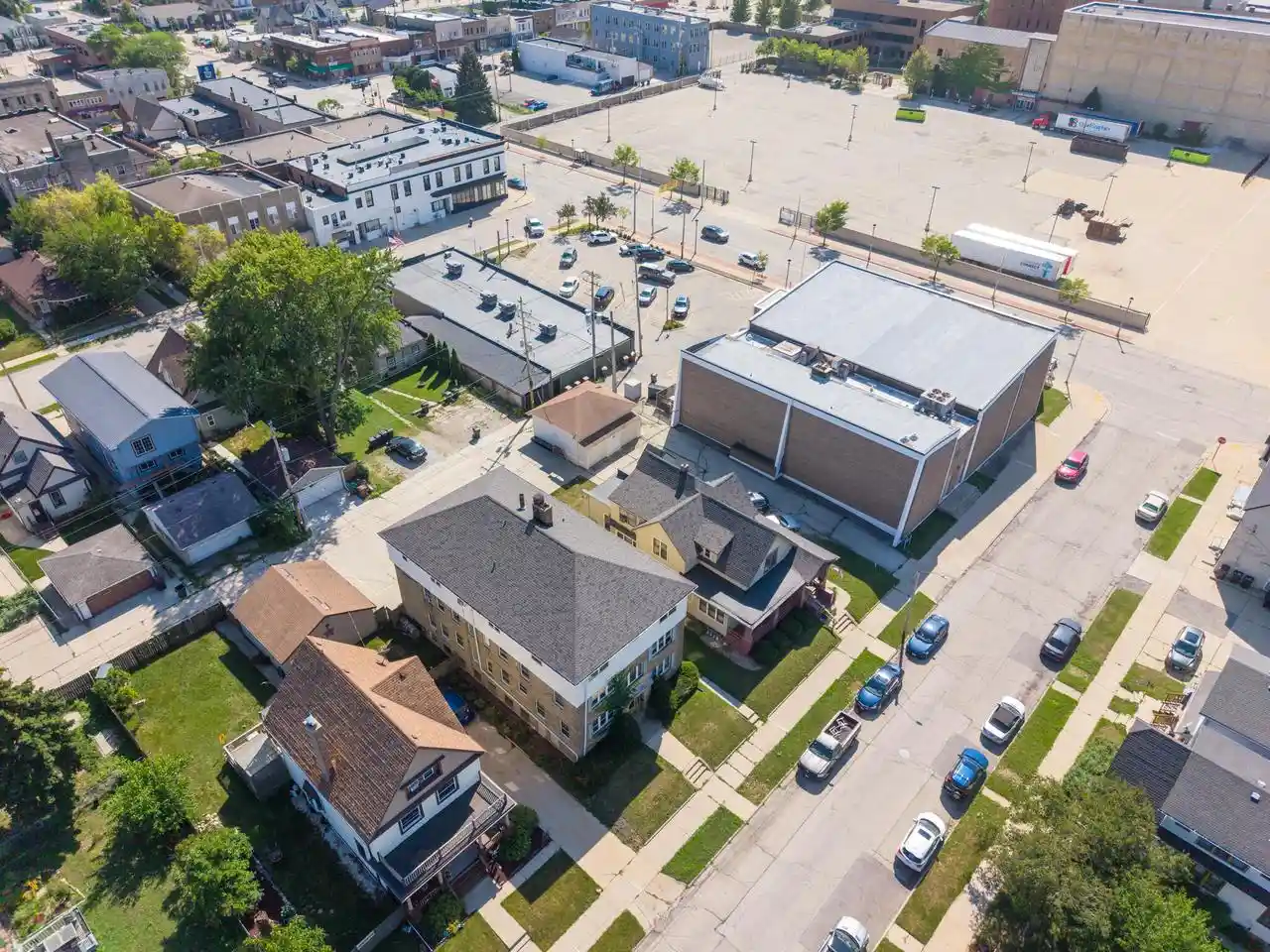 Photo 3 of Multi family home for sale at 915 Minnesota Avenue Avenue #919, South Milwaukee, WI 53172 | MLS# 1975665 | Listing updated on 2026-09-08