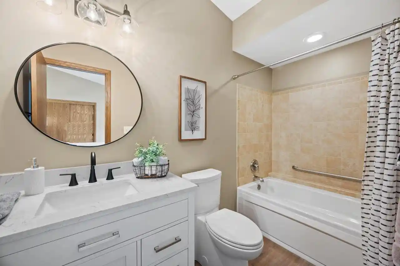 5th image of 3580 W Cottonwood Court Court, Milwaukee, WI 53221 | MLS# 1975671