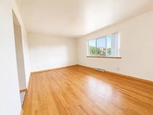 2nd image of 1405 Oconomowoc Avenue Avenue, Watertown, WI 53094 | MLS# 2030213