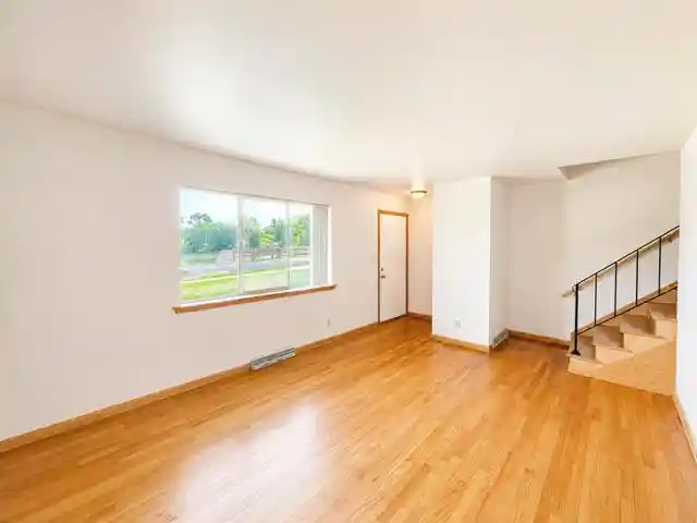 4th image of 1405 Oconomowoc Avenue Avenue, Watertown, WI 53094 | MLS# 2030213