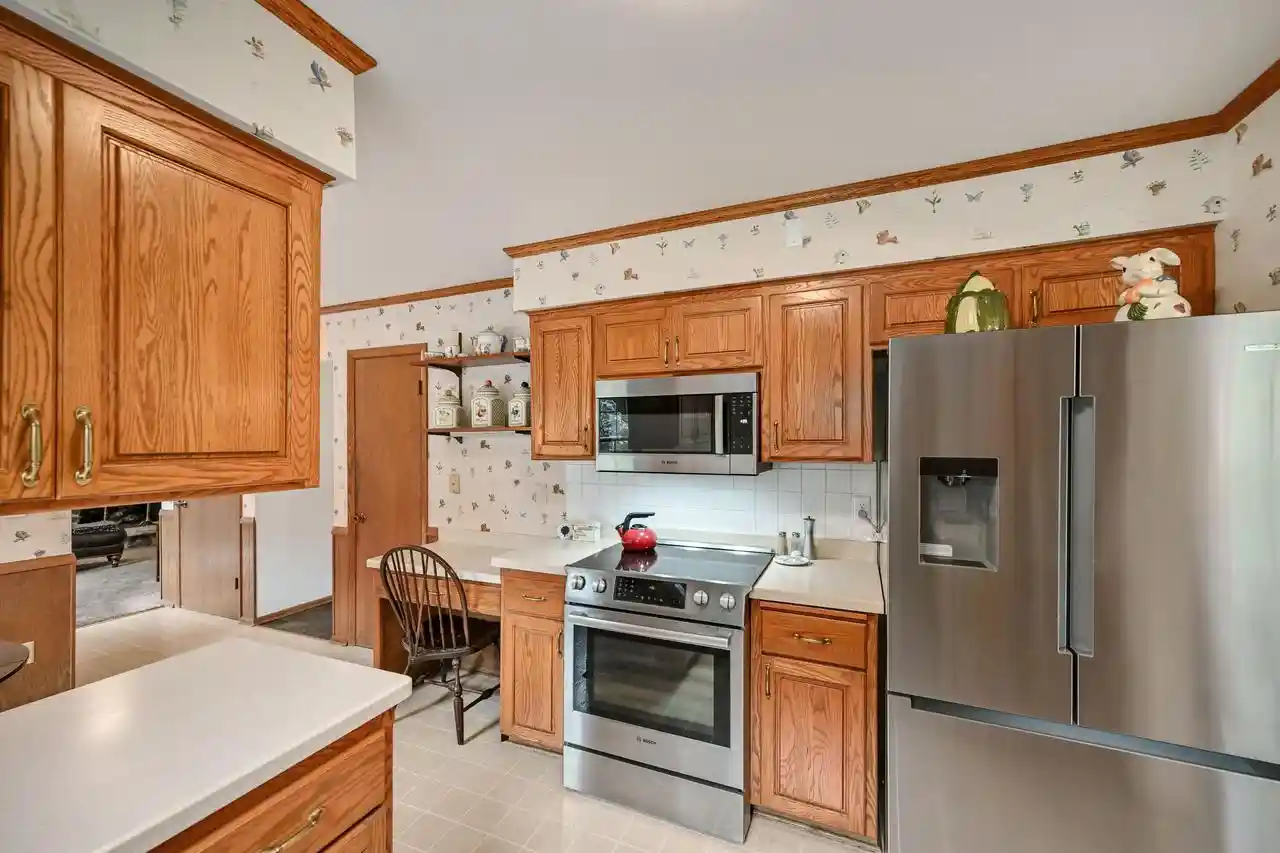 Photo 3 of Single family home for sale at 1128 Downing Dr Dr, Waukesha, WI 53186 | MLS# 1975684 | Listing updated on 2026-09-16