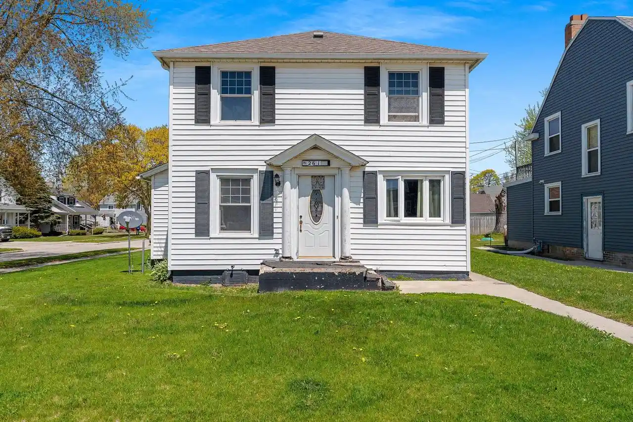 1st image of 2616 Meadow Lane Lane, Manitowoc, WI 54220 | MLS# 1975688