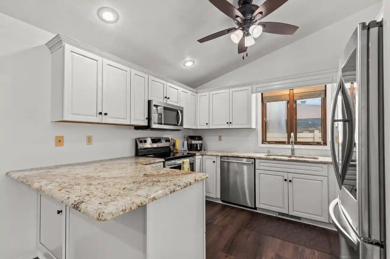 42nd image of 406 Silver Spring Dr Dr, Green Bay, WI 54303 | MLS# 50330806