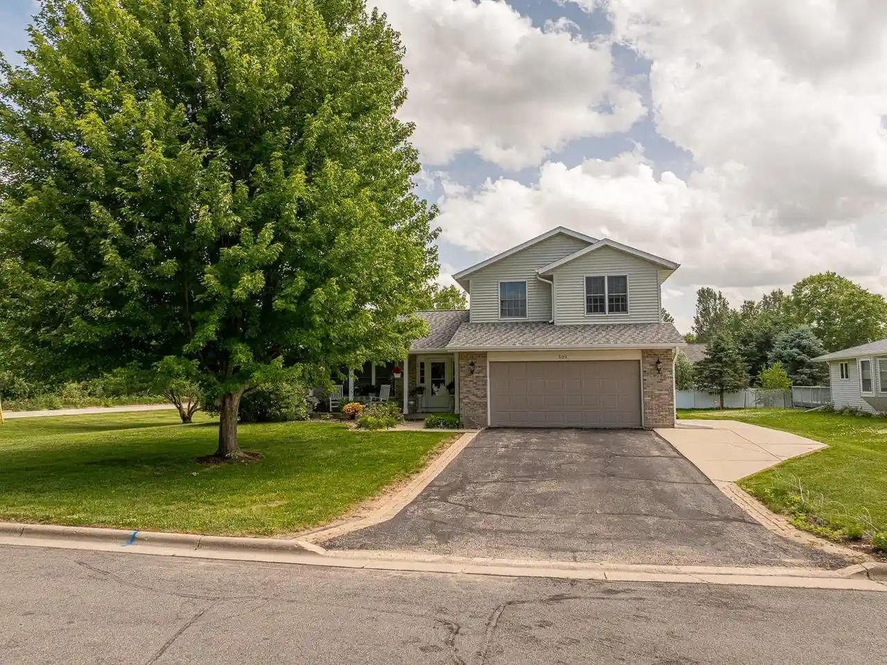 1st image of 509 Gold Coast Lane Lane, Evansville, WI 53536 | MLS# 2030220
