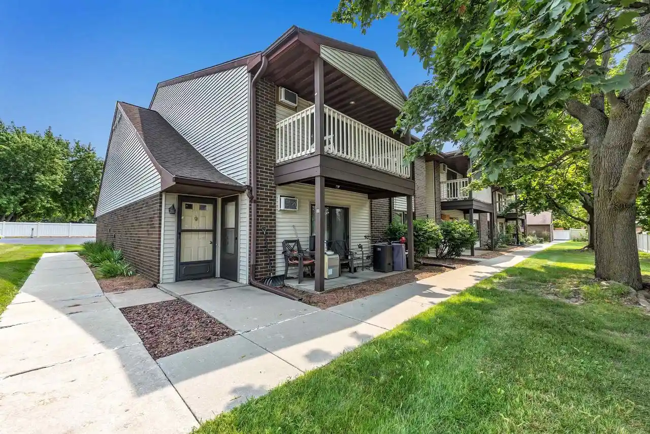 Photo 3 of Condo for sale at 1045 Marvelle Lane Lane #B1, Green Bay, WI 54304 | MLS# 50330811 | Listing updated on 2026-09-06