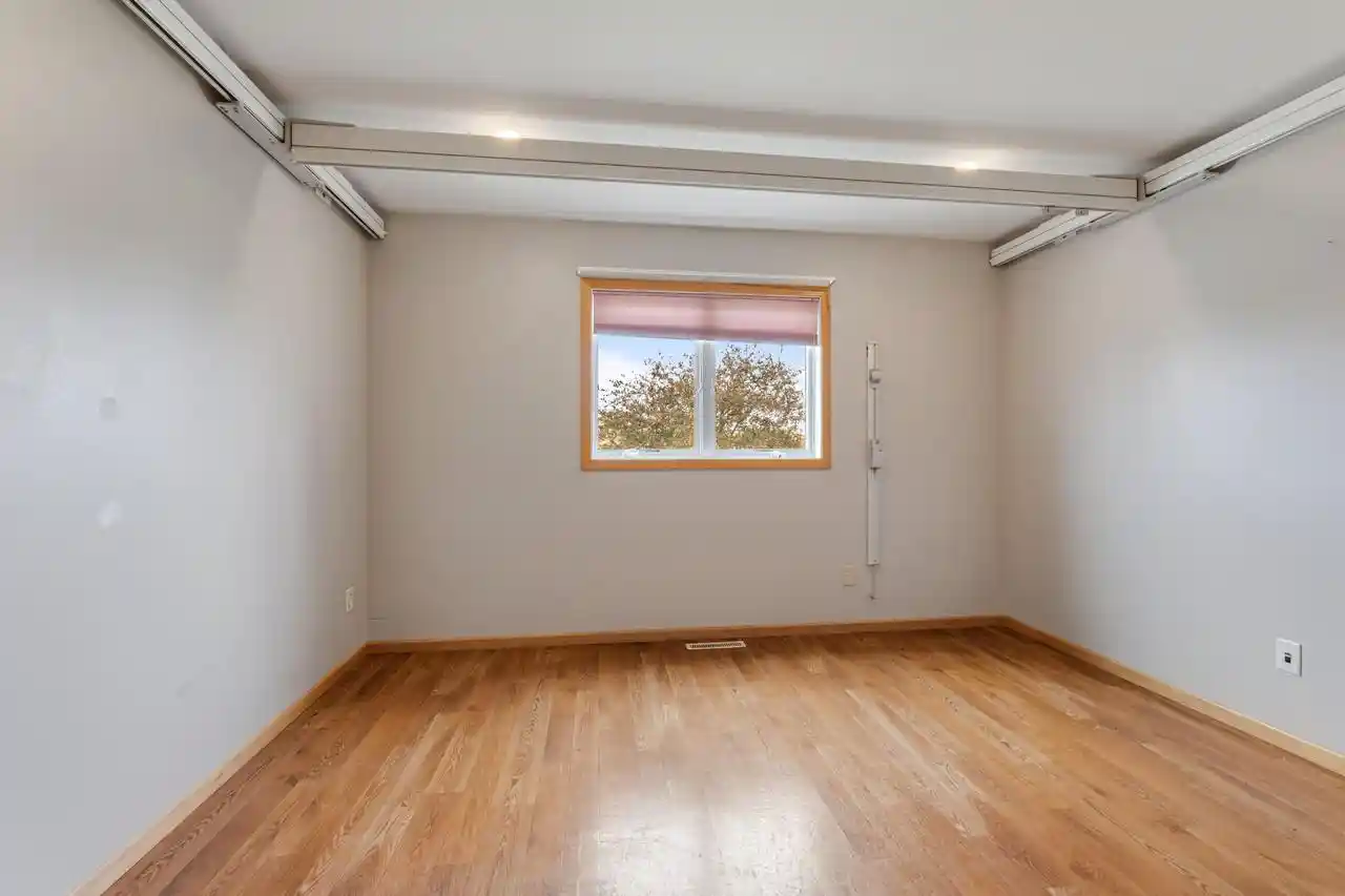 Photo 3 of Single family home for sale at 900 Courtney Dr Dr, Caledonia, MN 55921 | MLS# 1975696 | Listing updated on 2026-09-29
