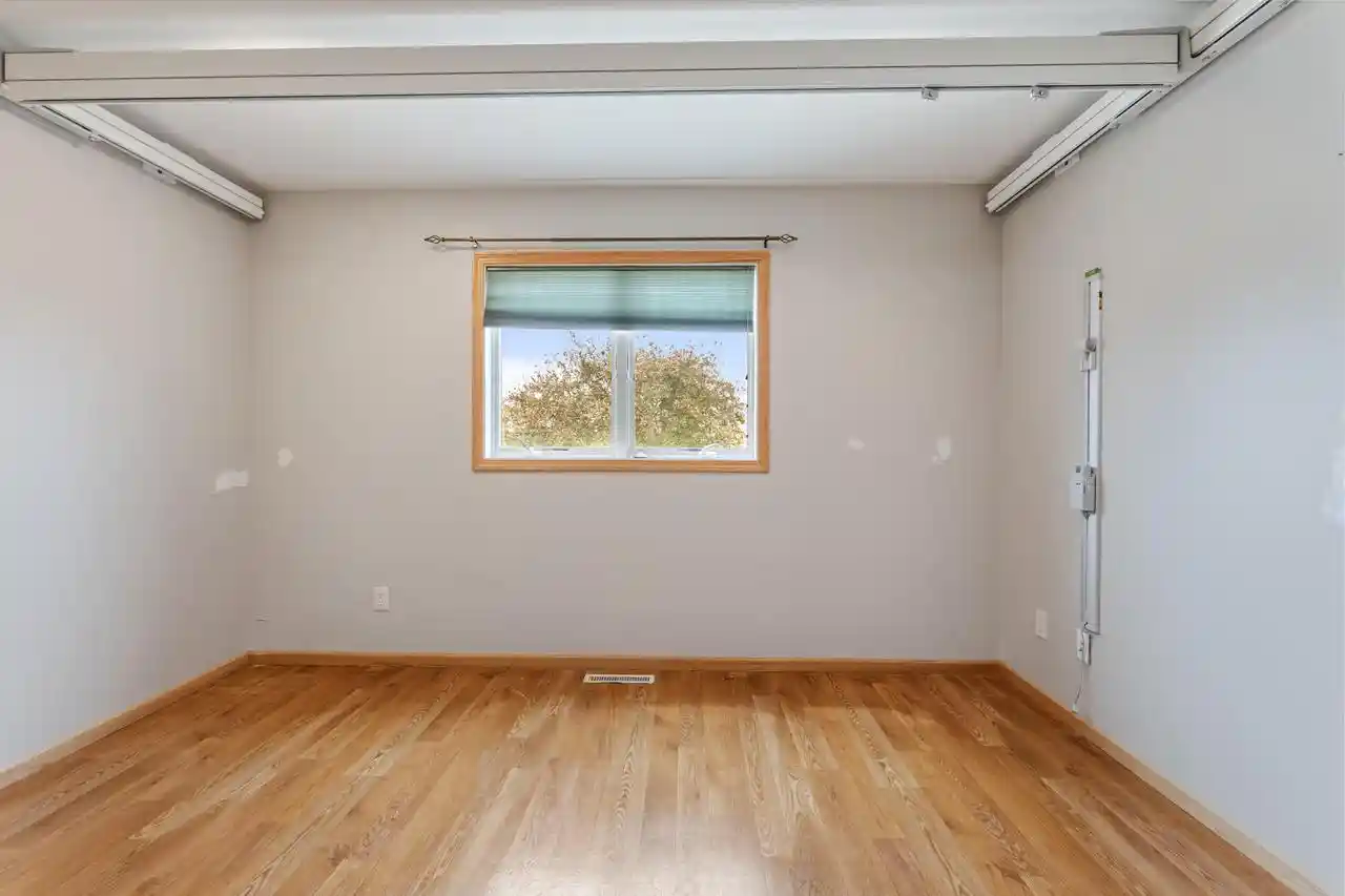 Photo 4 of Single family home for sale at 900 Courtney Dr Dr, Caledonia, MN 55921 | MLS# 1975696 | Listing updated on 2026-09-29