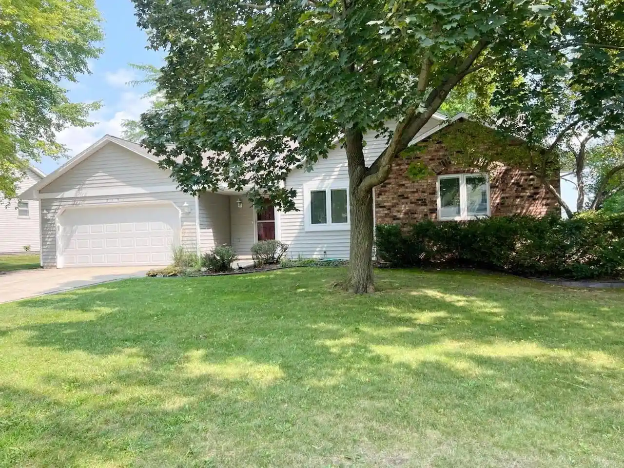 1st image of 2151 Woodcrest Dr Dr, Green Bay, WI 54304 | MLS# 50330808