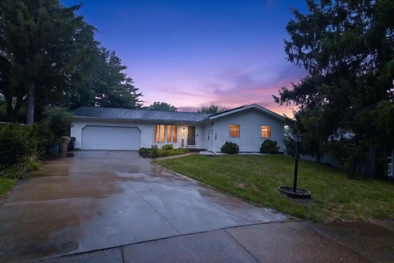 Photo 1 of Single family home for sale at 5 Yorktown Circle Circle, Madison, WI 53711 | MLS# 2030230 | Listing updated on 2026-09-08