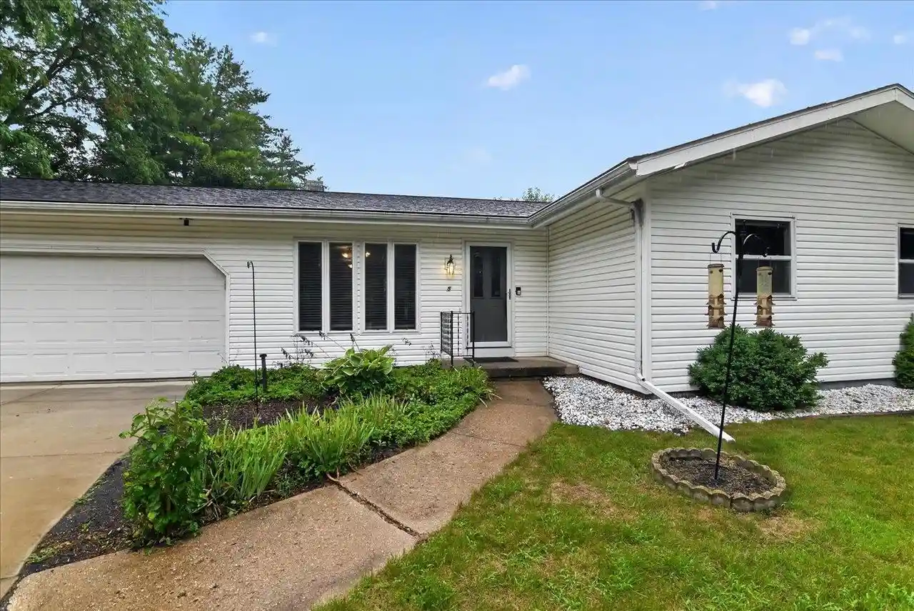 Photo 2 of Single family home for sale at 5 Yorktown Circle Circle, Madison, WI 53711 | MLS# 2030230 | Listing updated on 2026-09-08