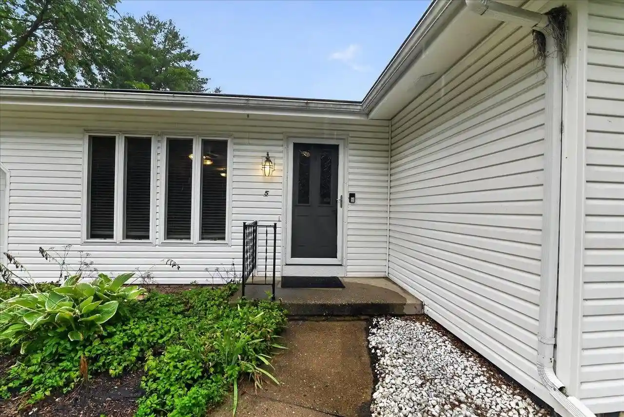 Photo 3 of Single family home for sale at 5 Yorktown Circle Circle, Madison, WI 53711 | MLS# 2030230 | Listing updated on 2026-09-08