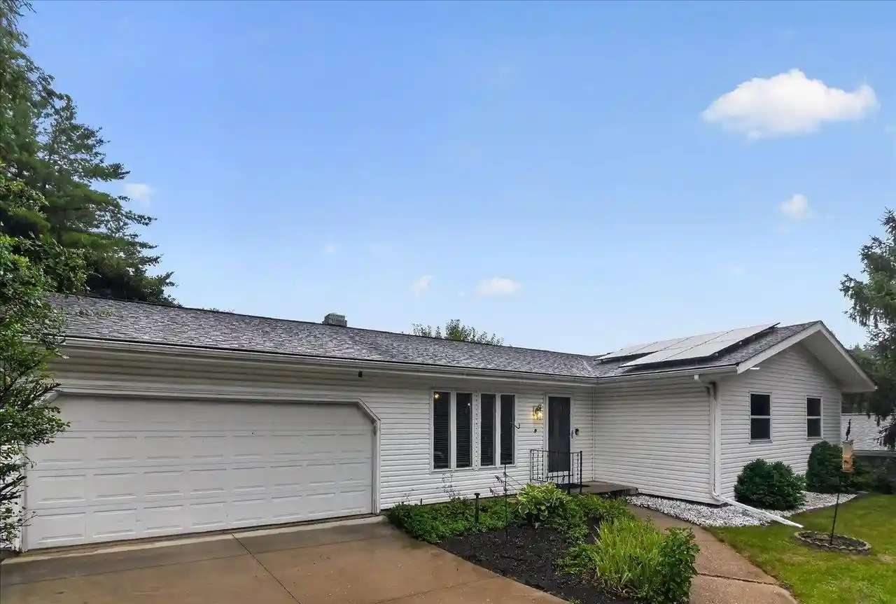 Photo 3 of Single family home for sale at 5 Yorktown Circle Circle, Madison, WI 53711 | MLS# 2030230 | Listing updated on 2026-09-08