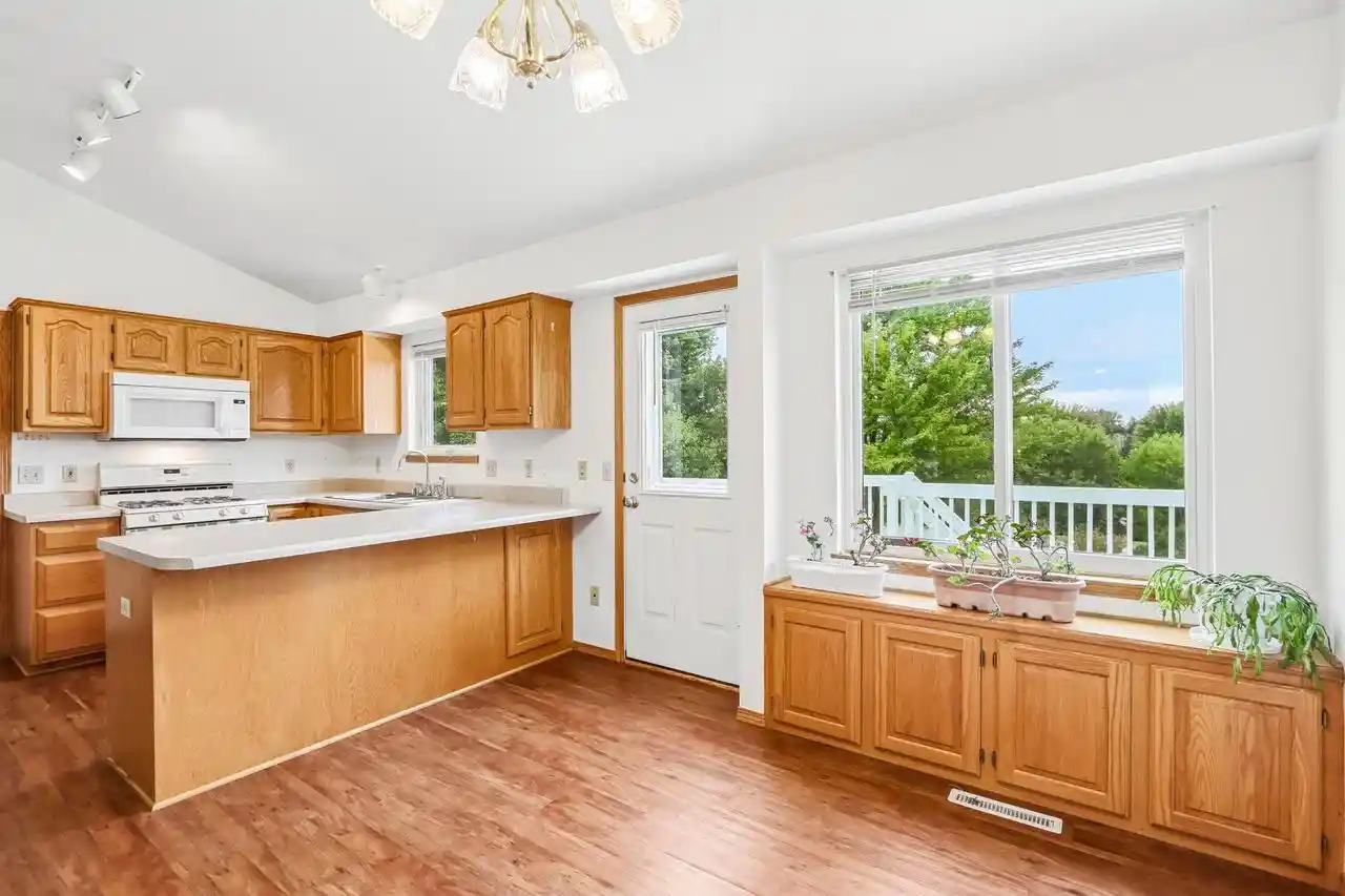 Photo 2 of Single family home for sale at 941 Vista Ridge Dr, Mount Horeb, WI 53572 | MLS# 2030237 | Listing updated on 2026-10-07