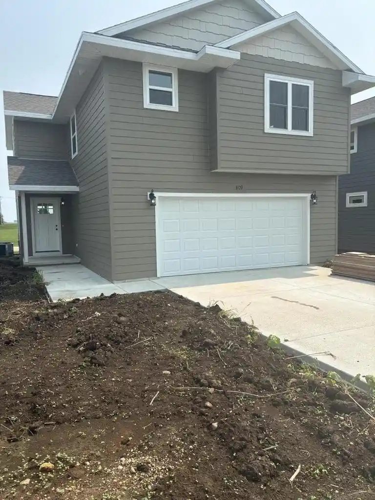 1st image of 809 Arthur Dr Dr, Milton, WI 53563 | MLS# 1975708