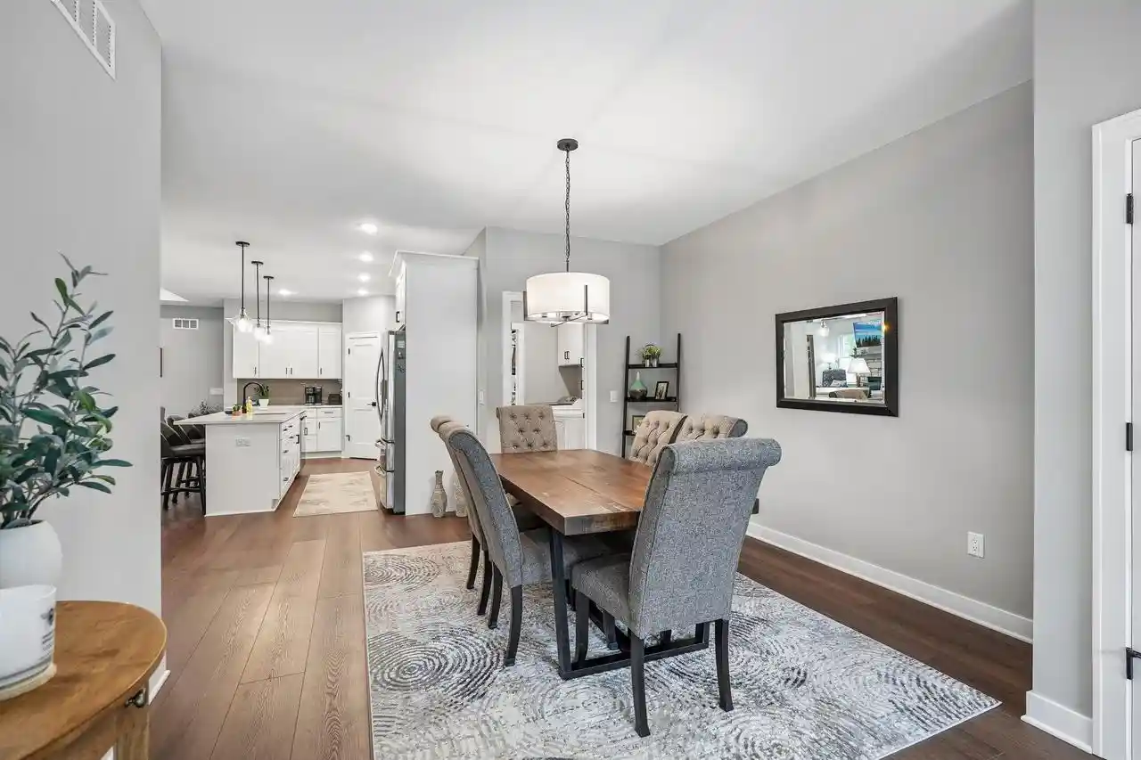 Listing Photo 5 - Condo for sale in building located at 4050 S 124th St St, Greenfield, WI 53228 - Unit #201