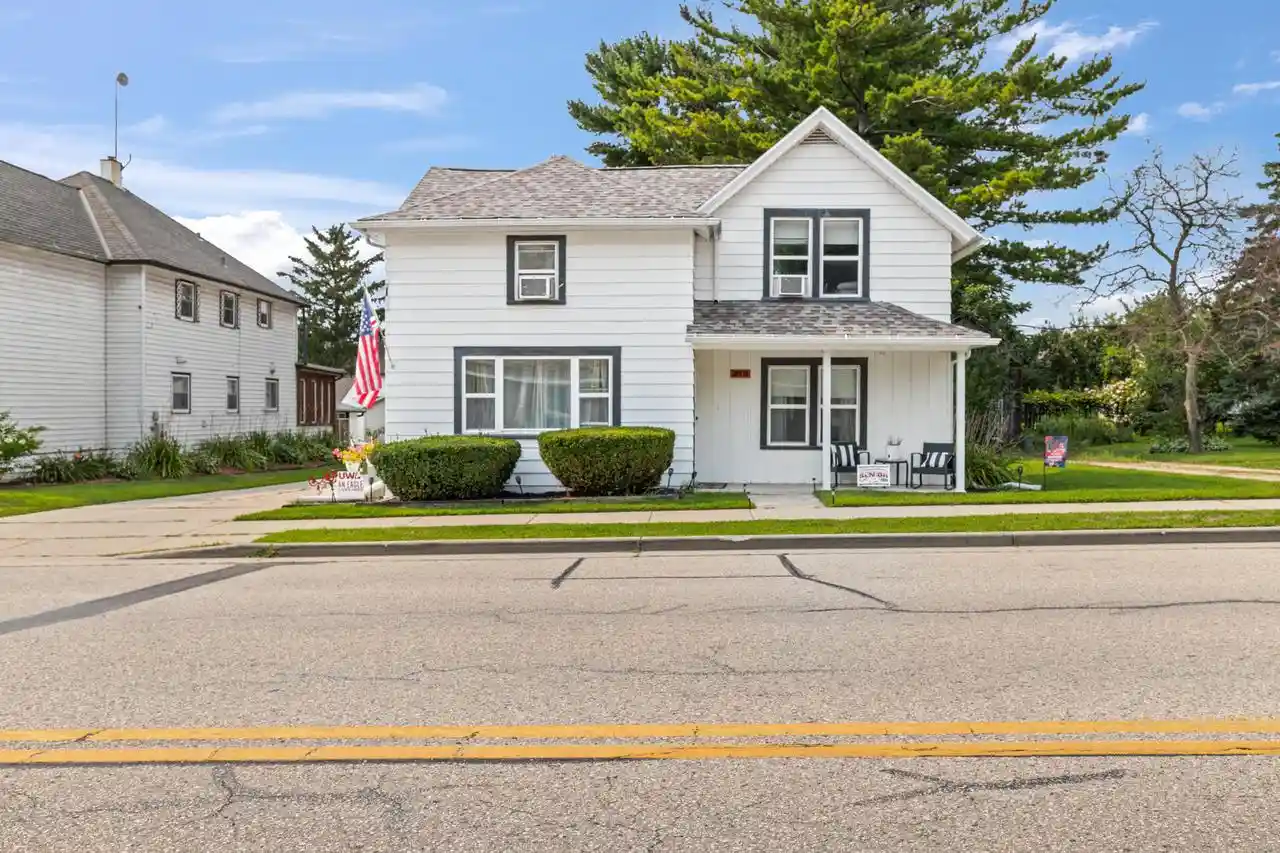 1st image of 213 Kettle Moraine Dr S Dr S, Slinger, WI 53086 | MLS# 1975721