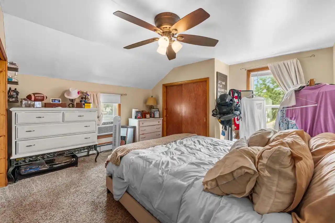 5th image of 213 Kettle Moraine Dr S Dr S, Slinger, WI 53086 | MLS# 1975721