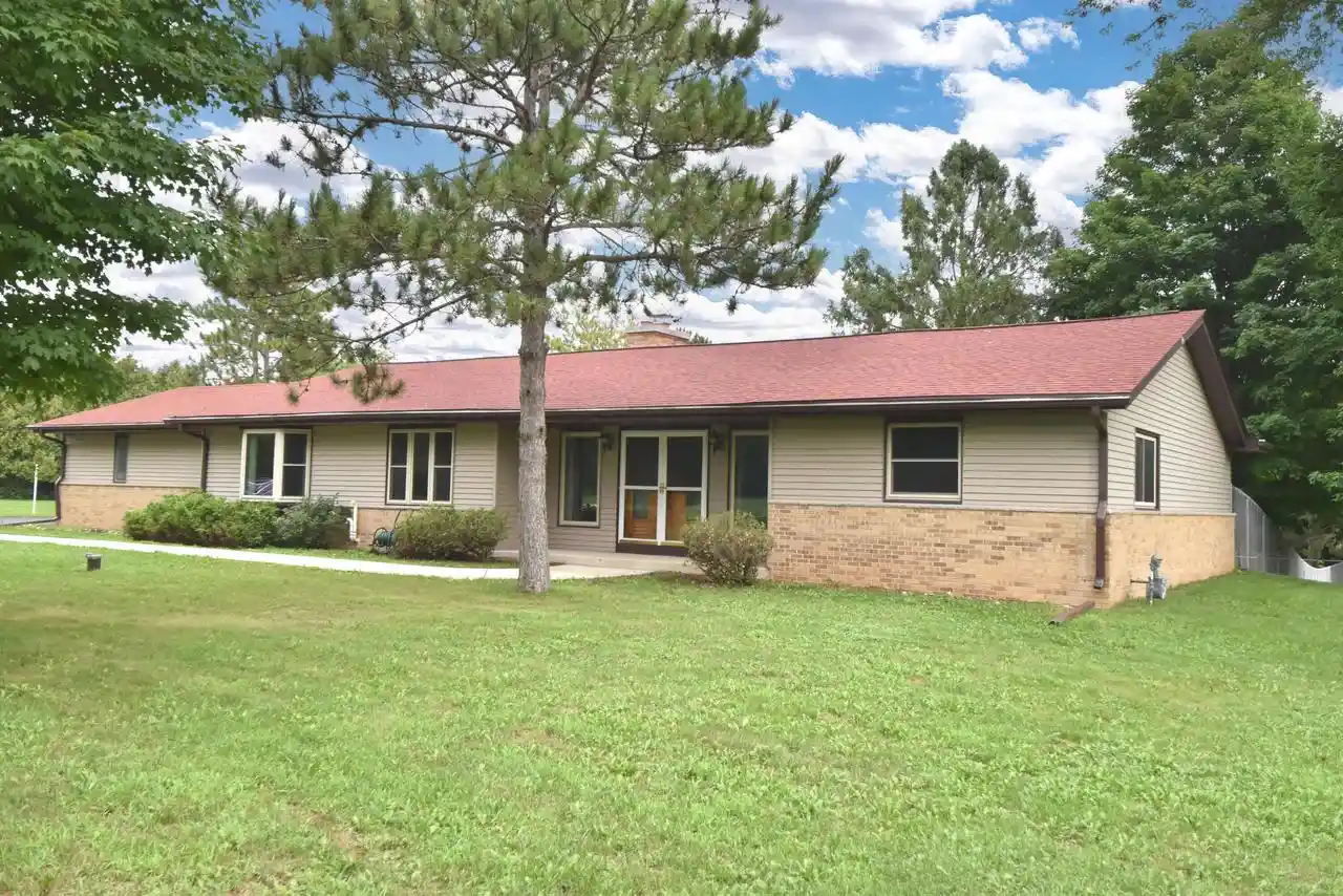 1st image of W326s3530 Mesa Trail Trail, Dousman, WI 53118 | MLS# 1975726
