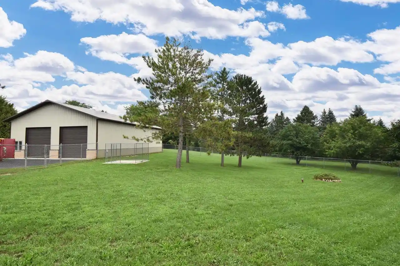 65th image of W326s3530 Mesa Trail Trail, Dousman, WI 53118 | MLS# 1975726