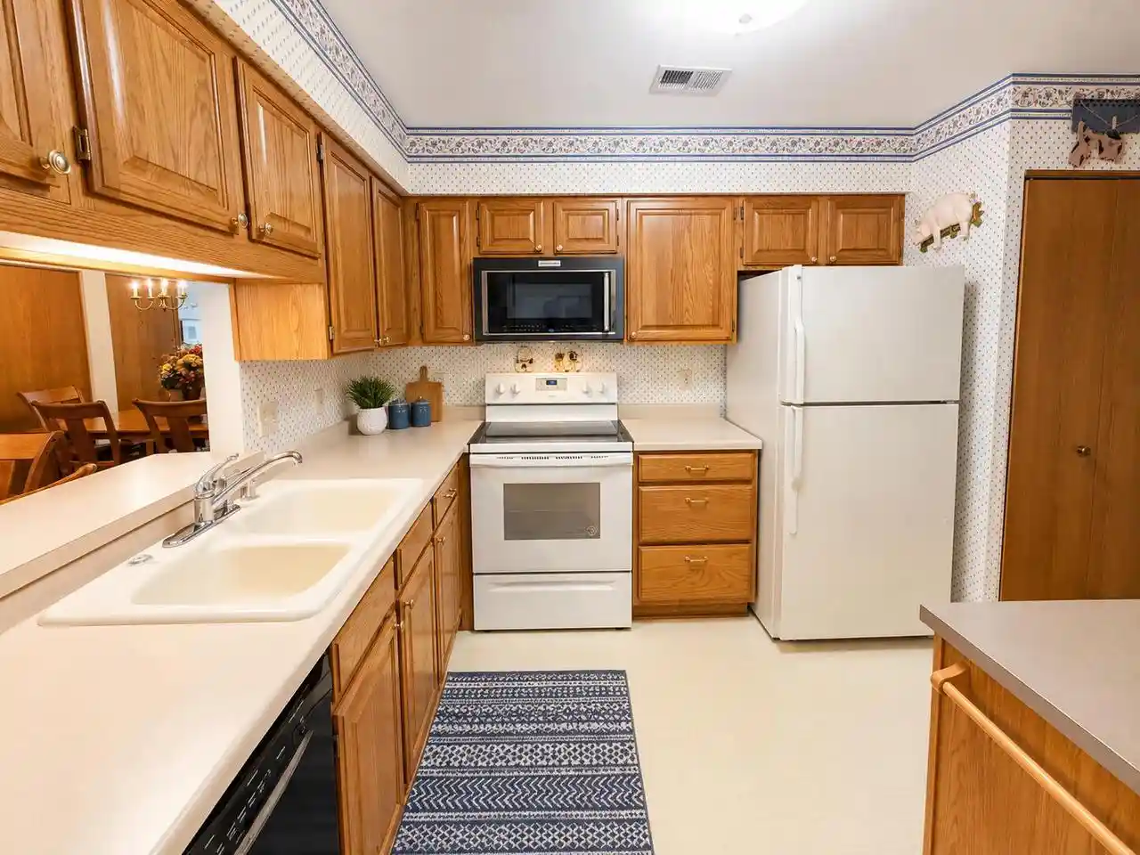 2nd image of 116 E Freistadt Rd Rd, Thiensville, WI 53092