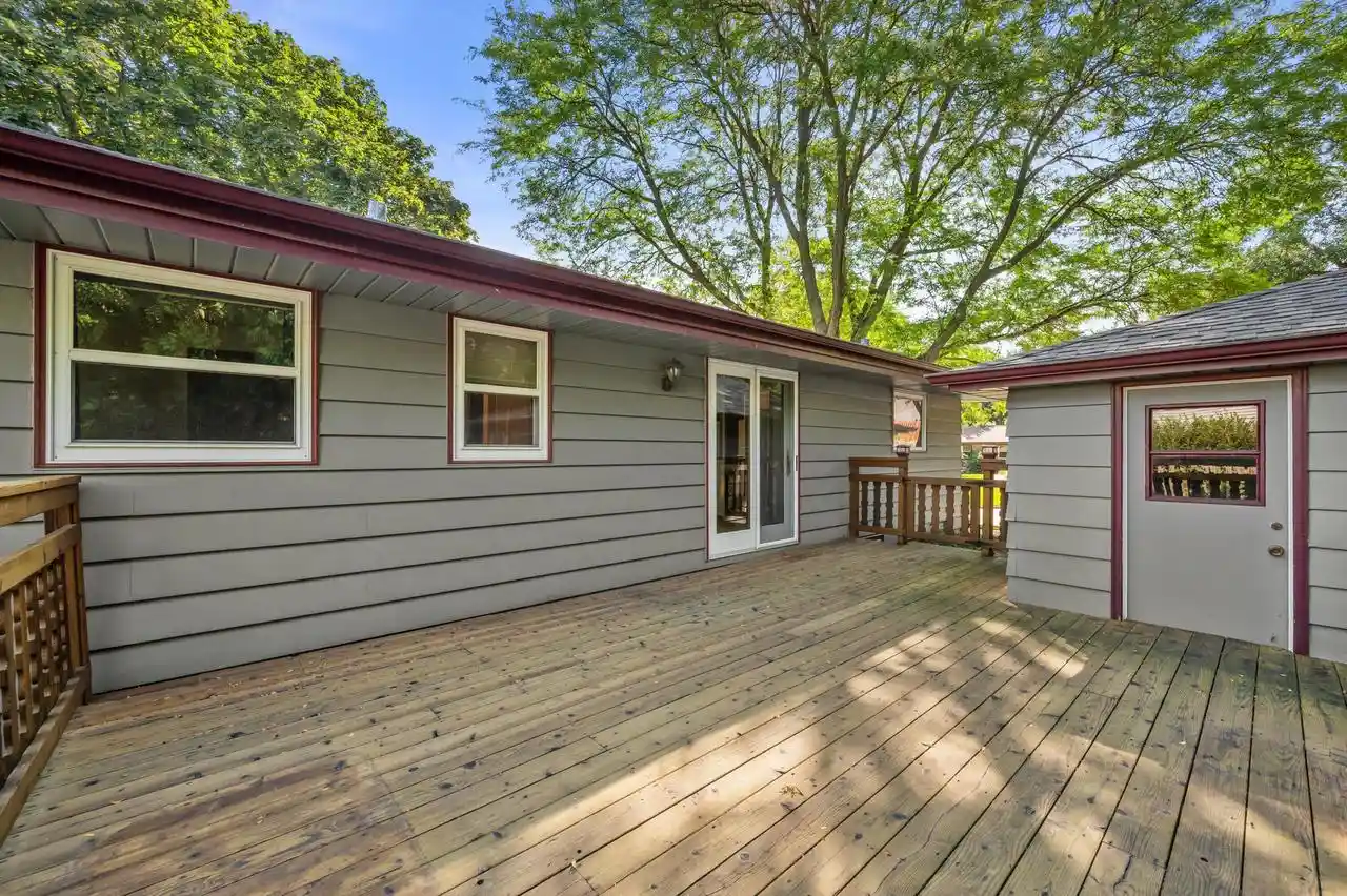 2nd image of N85w18195 Lawrence Avenue Avenue, Menomonee Falls, WI 53051 | MLS# 1975739