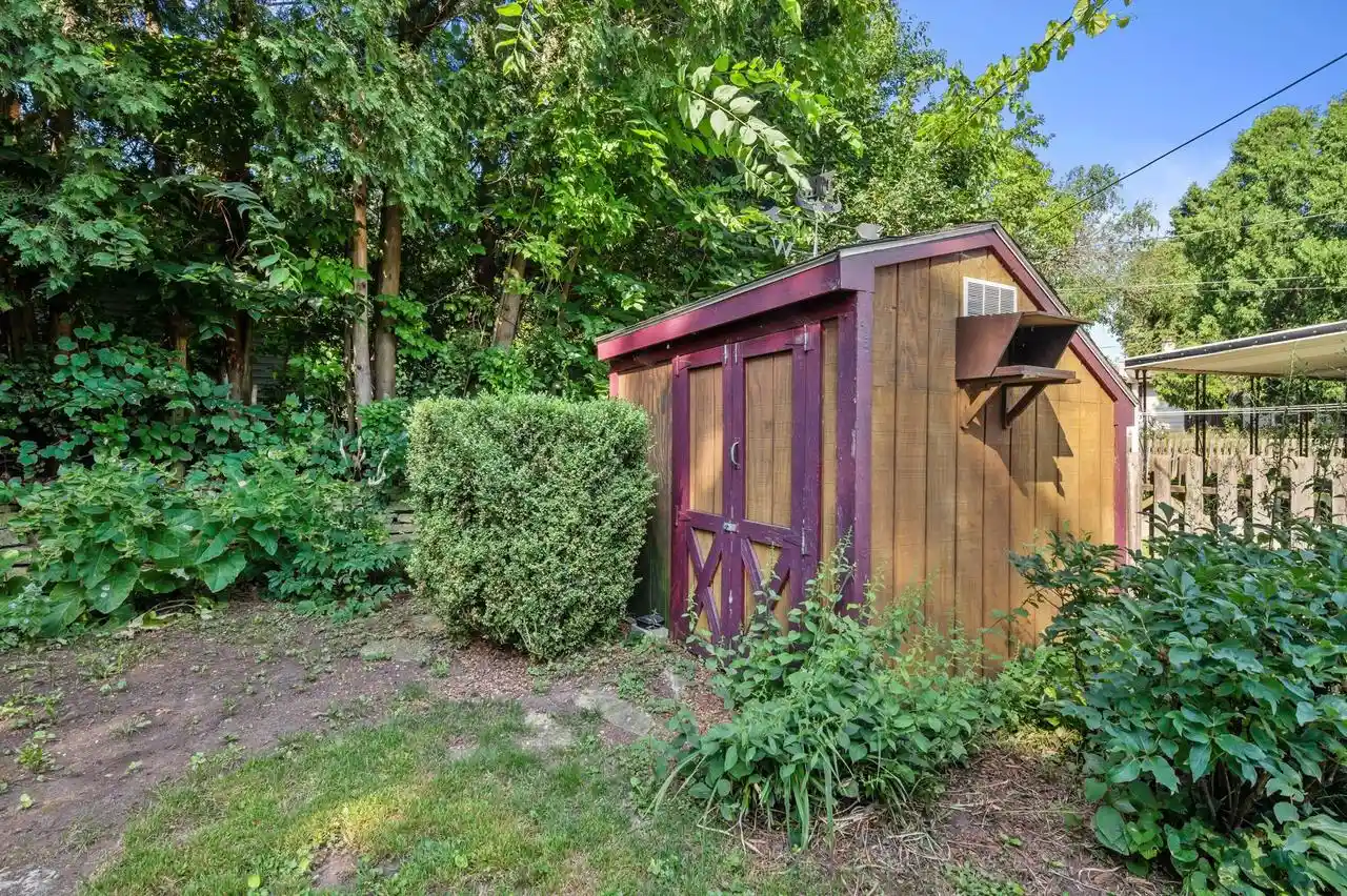 3rd image of N85W18195 Lawrence Avenue Avenue, Menomonee Falls, WI 53051 | MLS# 1975739