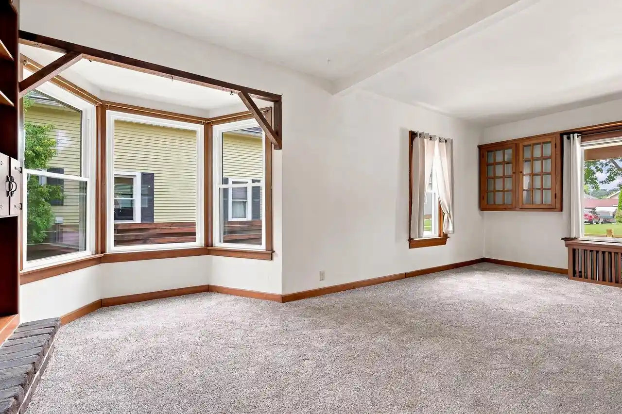 4th image of 851 N 10Th Street Street, Manitowoc, WI 54220 | MLS# 1975747