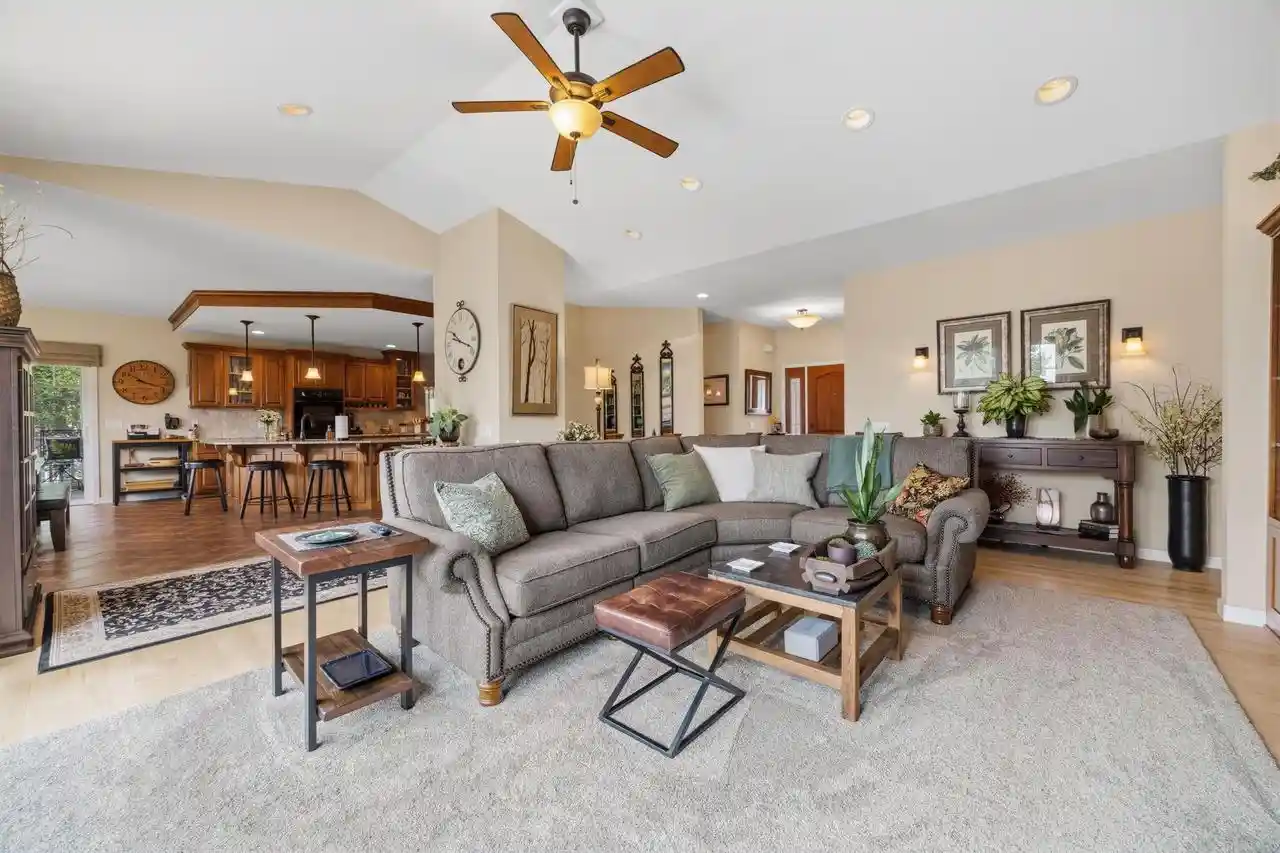 2nd image of 818 Bluebird Pass Pass, Cambridge, WI 53523 | MLS# 2030262