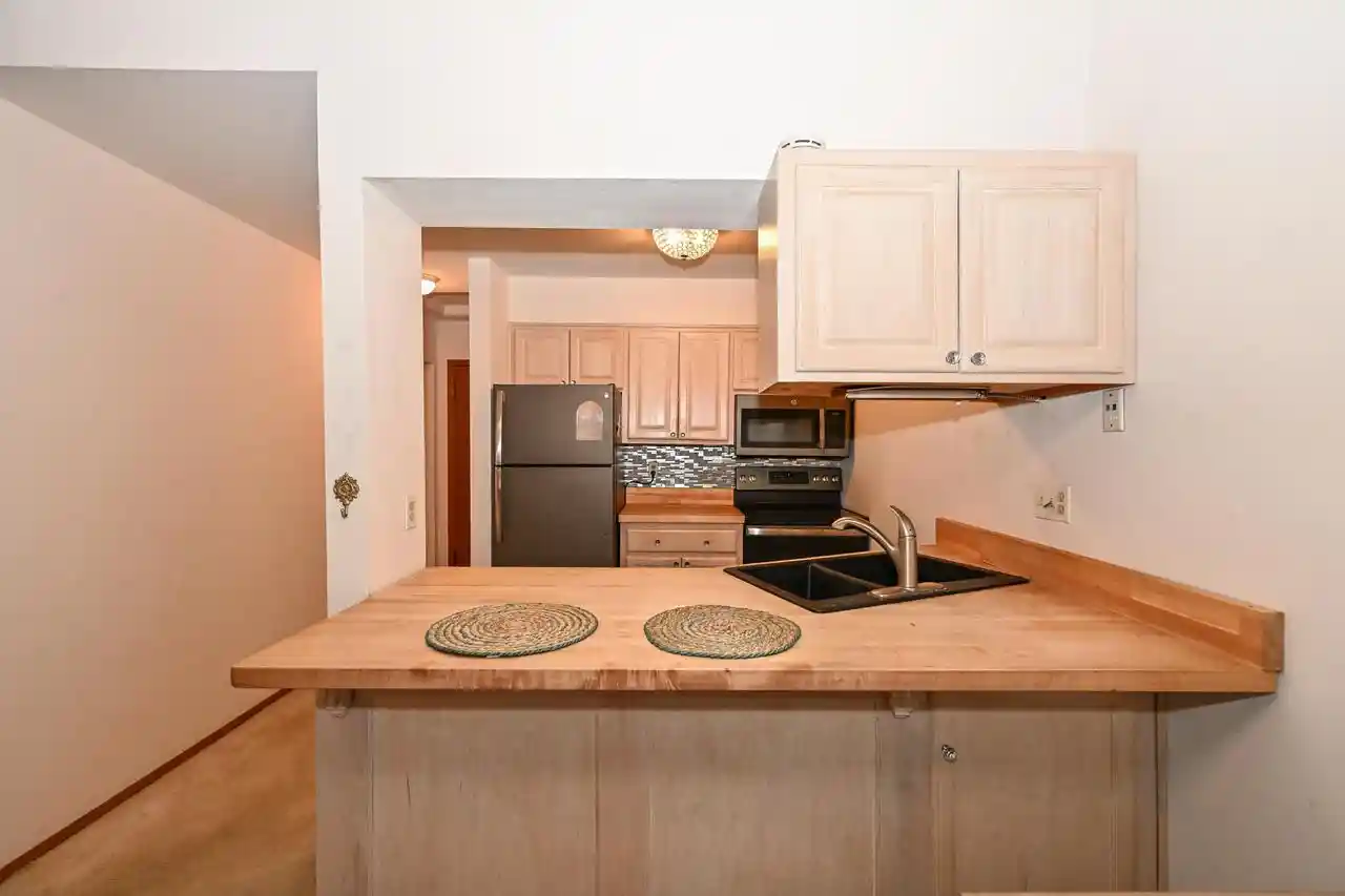 3rd image of 4015 S 84Th Street Street #8, Milwaukee, WI 53228 | MLS# 1975752