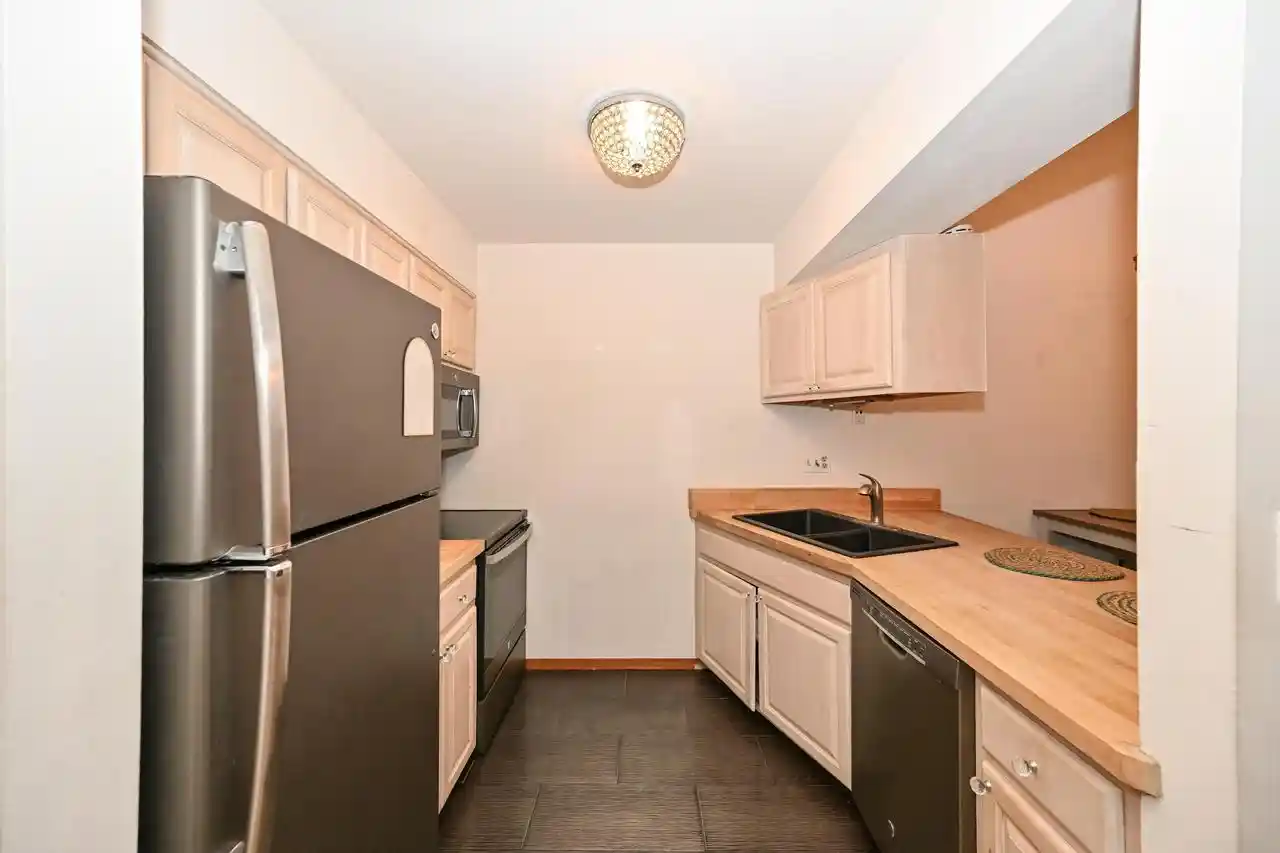 4th image of 4015 S 84Th Street Street #8, Milwaukee, WI 53228 | MLS# 1975752