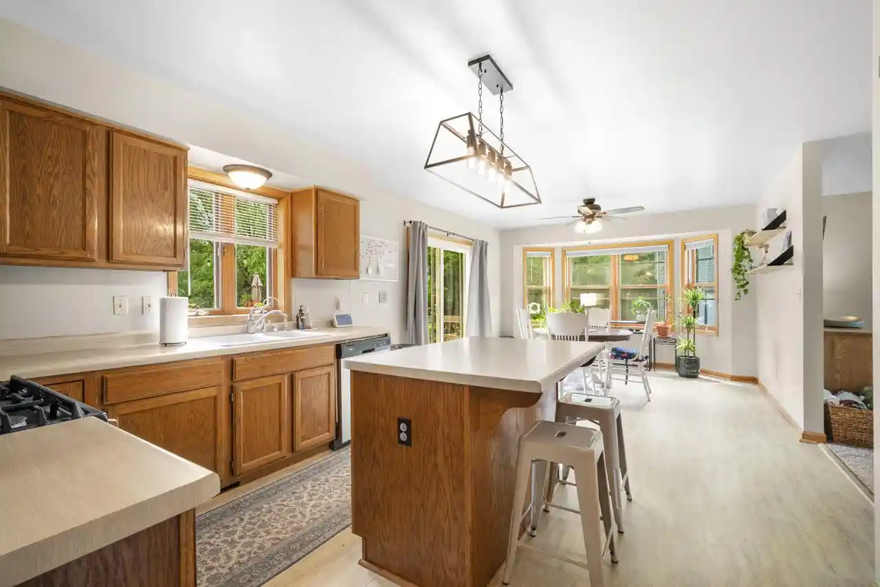 2nd image of N116w15004 Brownstone Ct Ct, Germantown, WI 53022
