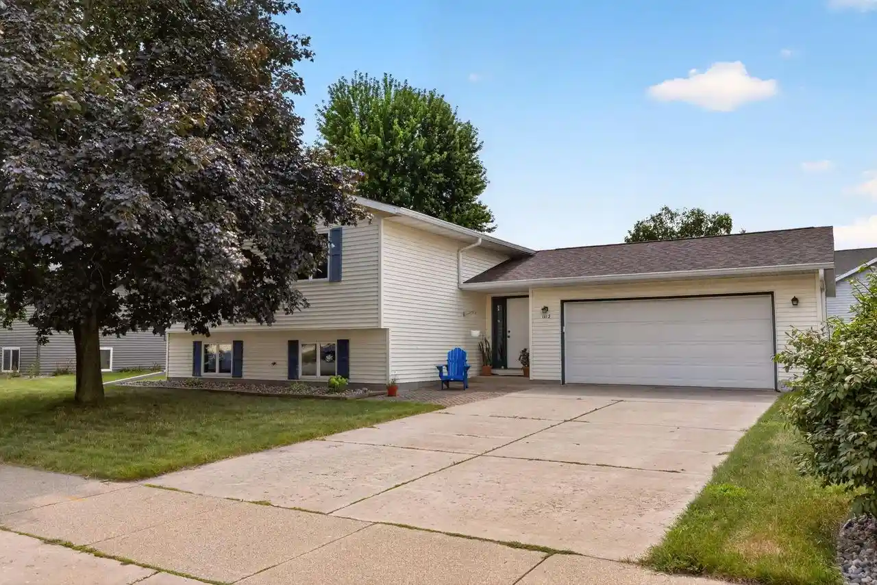 1st image of 1113 10th Avenue N Avenue N, Onalaska, WI 54650 | MLS# 1975756